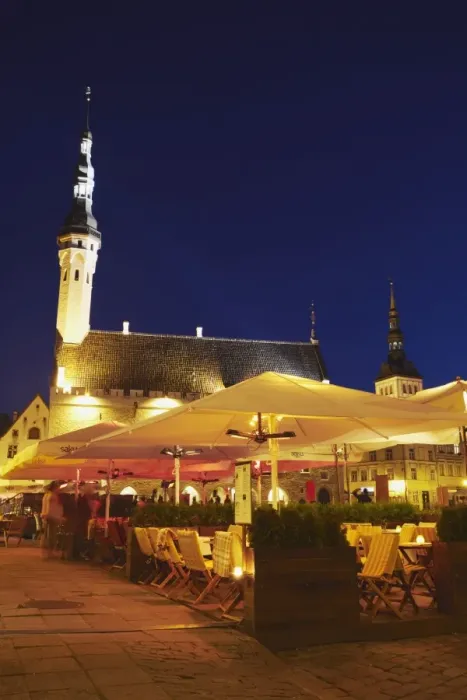 Framed Print : Outdoor cafes in Town Hall Square (Raekoja Plats), Tallinn, Estonia, Baltic States Framed Print : Outdoor cafes in Town Hall Square (Raekoja Plats), Tallinn, Estonia, Baltic States
