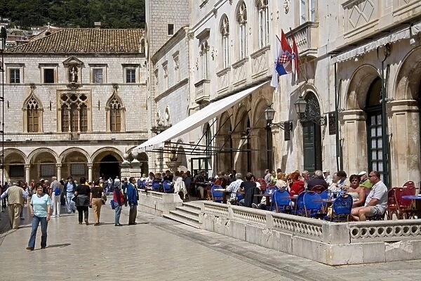 Outdoor dining, Luza Square, Dubrovnik, Dalmatia, Croatia, Europe
