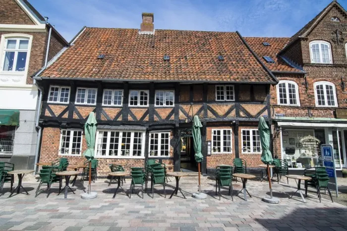 Framed Print : Outdoor restaurant in Ribe, Denmarks oldest surviving city, Jutland, Denmark, Scandinavia, Europe Framed Print : Outdoor restaurant in Ribe, Denmarks oldest surviving city, Jutland, Denmark, Scandinavia, Europe
