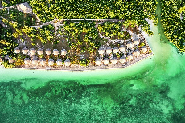 Overhead view of luxury tourist resort in front of the idyllic Indian Ocean, Pingwe, Chwaka Bay, Zanzibar, Tanzania, East Africa, Africa