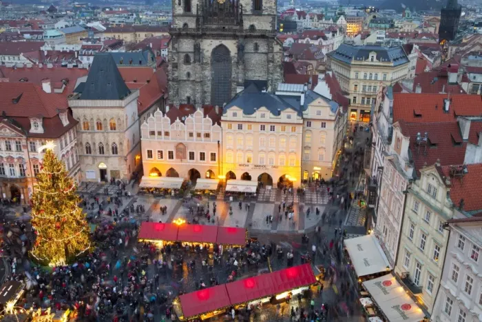 Framed Print : Overview of the Christmas Market and the Church of Our Lady of Tyn on the Old Town Square, UNESCO World Heritage Site, Prague, Czech Republic, Europe Framed Print : Overview of the Christmas Market and the Church of Our Lady of Tyn on the Old Town Square, UNESCO World Heritage Site, Prague, Czech Republic, Europe