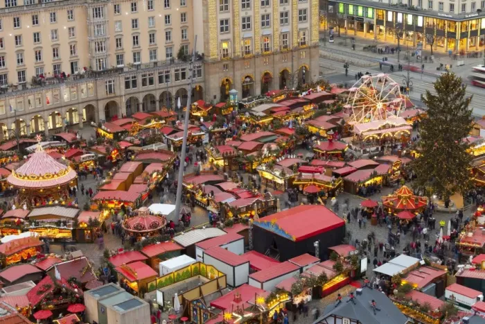 Framed Print : Overview of the Dresden Strietzelmarkt Christmas Market, Dresden, Saxony, Germany, Europe Framed Print : Overview of the Dresden Strietzelmarkt Christmas Market, Dresden, Saxony, Germany, Europe