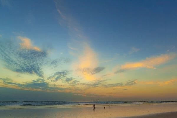 Pacific sunset at popular Playa Guiones surf beach, Nosara, Nicoya Peninsula, Guanacaste Province, Costa Rica, Central America