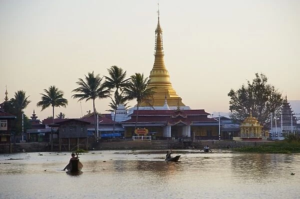Pagoda, Nampan village, Inle Lake, Shan State, Myanmar (Burma), Asia