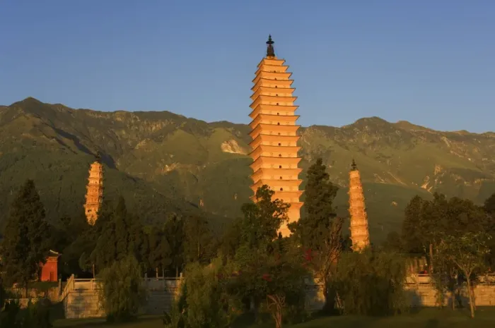 Framed Print : The Three Pagodas, Dali Old Town, Yunnan Province, China, Asia Framed Print : The Three Pagodas, Dali Old Town, Yunnan Province, China, Asia
