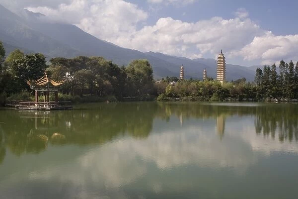 Three Pagodas from Mirror Lake, Dali, Yunnan, China, Asia