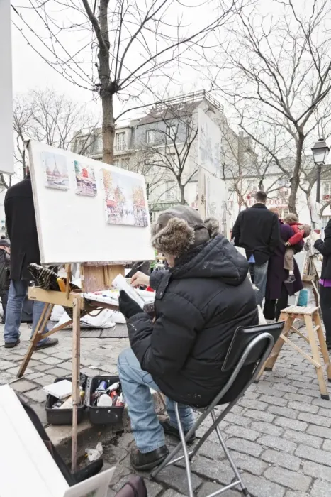 Framed Print : Painter at the art market at Place du Tertre, Montmartre, Paris, Ile de France, France, Europe Framed Print : Painter at the art market at Place du Tertre, Montmartre, Paris, Ile de France, France, Europe
