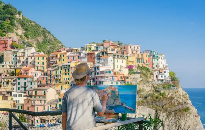 Framed Print : A painter at Manarola, Cinque Terre, UNESCO World Heritage Site, Liguria, Italian Riviera Framed Print : A painter at Manarola, Cinque Terre, UNESCO World Heritage Site, Liguria, Italian Riviera
