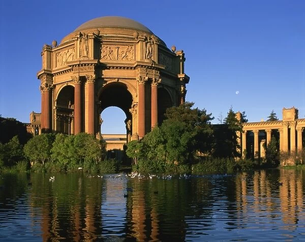 The Palace of Fine Arts standing beside a lake in San Francisco, California