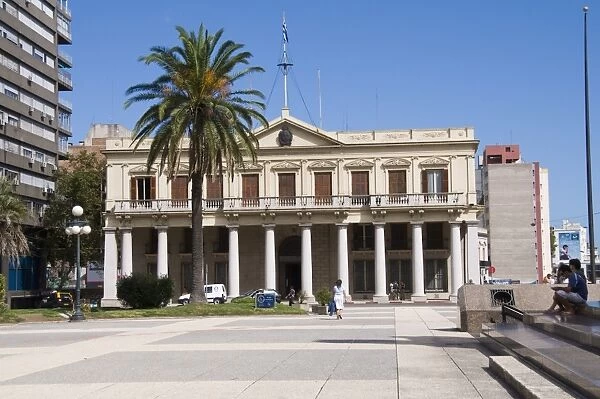 The Palacio Estevez, Plaza Independencia (Independence Square), Montevideo