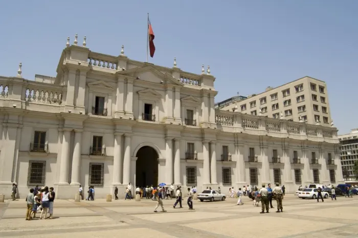 Framed Print : Palacio de la Moneda, Santiago, Chile, South America Framed Print : Palacio de la Moneda, Santiago, Chile, South America