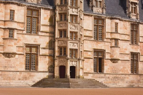 Palais Ducal de Nevers (Dukes Palace), castle dating from the 15th and 16th centuries and a historic monument, Nevers, Burgundy, France, Europe