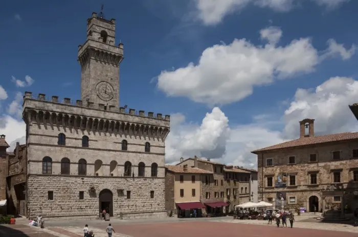 Framed Print : Palazza Comunale on the left, and Palazzo Tarugi on the right, in the Piazza Grande, Montepulciano, Val d Orcia, Tuscany, Italy, Europe Framed Print : Palazza Comunale on the left, and Palazzo Tarugi on the right, in the Piazza Grande, Montepulciano, Val d Orcia, Tuscany, Italy, Europe