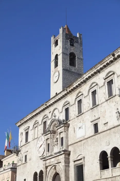 Framed Print : Palazzo dei Capitani del Popolo in Piazza del Popolo, Ascoli Piceno, Le Marche, Italy, Europe Framed Print : Palazzo dei Capitani del Popolo in Piazza del Popolo, Ascoli Piceno, Le Marche, Italy, Europe