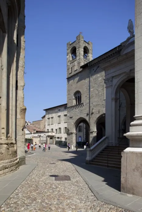 Framed Print : Palazzo Della Ragione and Big Bell Civic Tower, Piazza Vecchia, Bergamo Framed Print : Palazzo Della Ragione and Big Bell Civic Tower, Piazza Vecchia, Bergamo