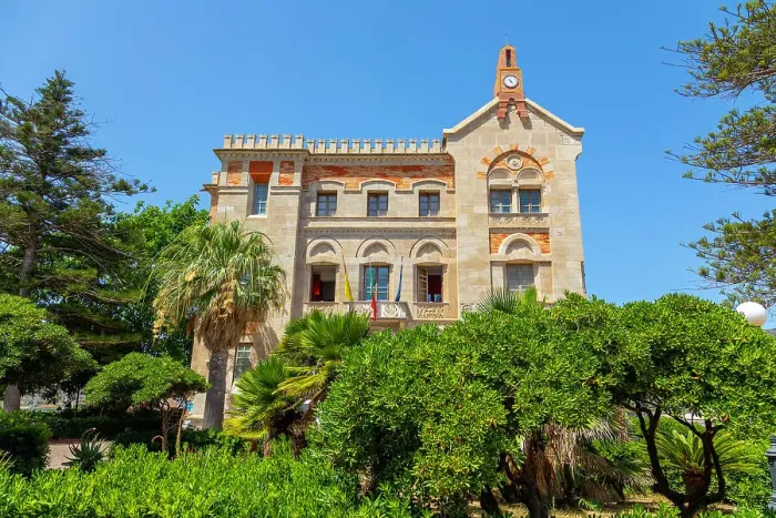 Framed Print : Palazzo Florio, Favignana, Aegadian Islands, province of Trapani, Sicily, Italy, Mediterranean, Europe Framed Print : Palazzo Florio, Favignana, Aegadian Islands, province of Trapani, Sicily, Italy, Mediterranean, Europe