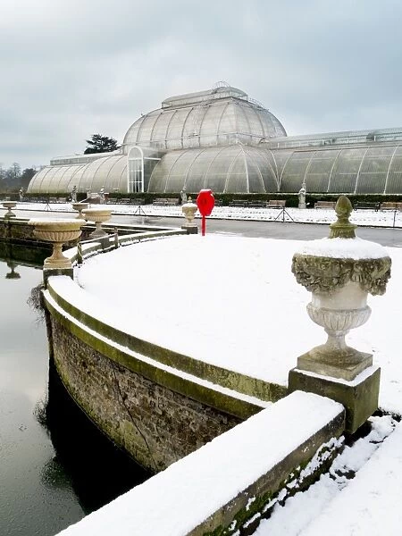 Palm House in Kew Gardens in winter, Royal Botanic Gardens, UNESCO World Heritage Site