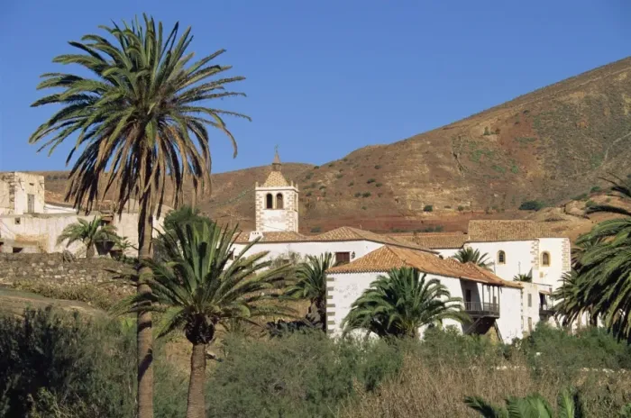 Framed Print : Palm trees, houses and church at Betancuria, on Fuerteventura in the Canary Islands