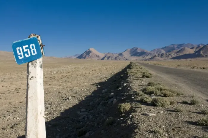 Framed Print : The Pamir highway, the Pamirs, Tajikistan, Central Asia Framed Print : The Pamir highway, the Pamirs, Tajikistan, Central Asia