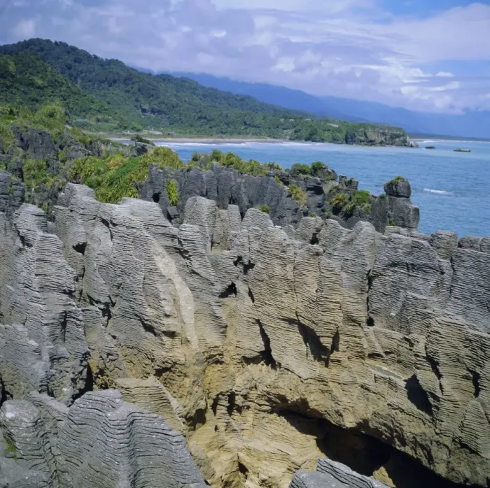 Framed Print : The Pancake Rocks at Punakaiki Framed Print : The Pancake Rocks at Punakaiki