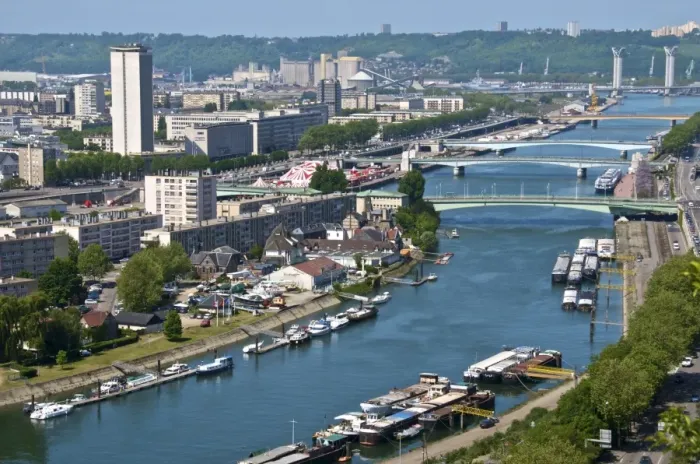 Framed Print : Panorama, with Lacroix Island, Seine River, bridges and boats, seen from St Framed Print : Panorama, with Lacroix Island, Seine River, bridges and boats, seen from St