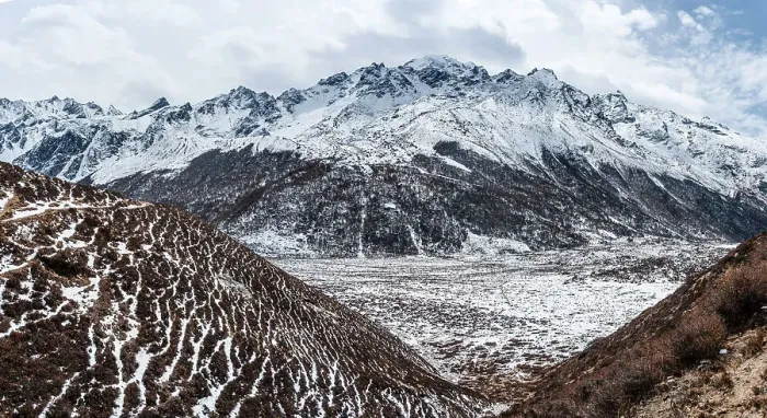 Framed Print : Panorama overlooking the vast high altitude mountains of Langtang Valley Trek with snow plains near Kyanjin Gompa, Himalayas of Nepal, Asia
