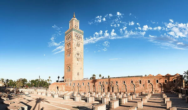 Panoramic of the ancient Koutoubia Mosque and minaret tower, UNESCO World Heritage Site, Marrakech, Morocco, North Africa, Africa