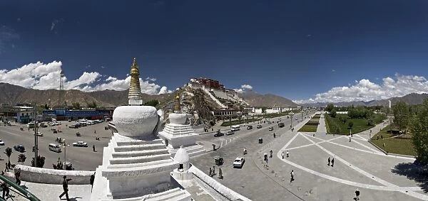 Panoramic view of the Potala Palace, UNESCO World Heritage Site, Lhasa