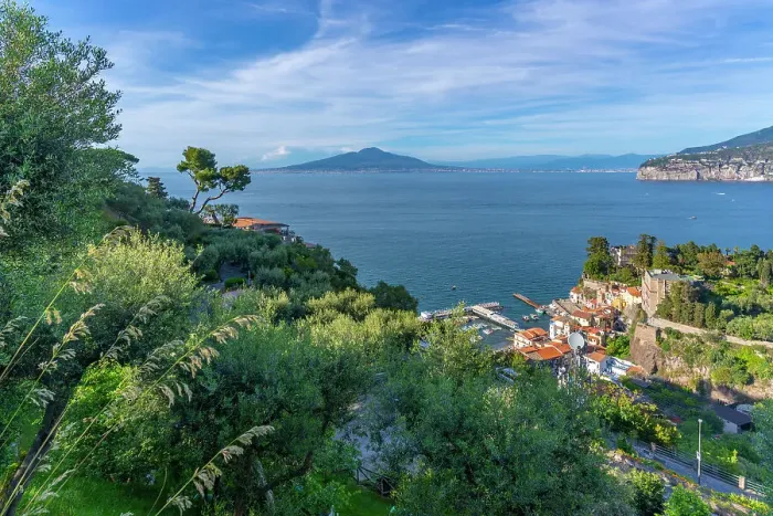 Framed Print : Panoramic view of Sorrento, Mount Vesuvius and Bay of Naples, Sorrento, Campania, Italy, Mediterranean, Europe Framed Print : Panoramic view of Sorrento, Mount Vesuvius and Bay of Naples, Sorrento, Campania, Italy, Mediterranean, Europe