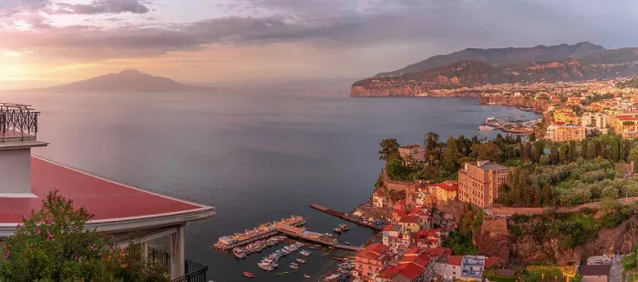 Framed Print : Panoramic view of Sorrento, Mount Vesuvius and Bay of Naples, Sorrento, Campania, Italy, Mediterranean, Europe