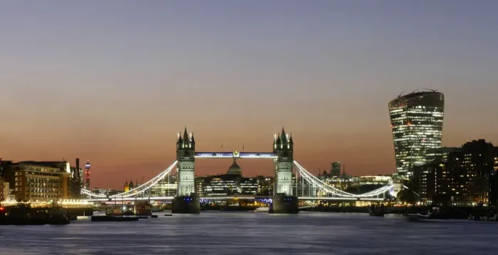 Framed Print : Panoramic view of Tower Bridge framing St Framed Print : Panoramic view of Tower Bridge framing St