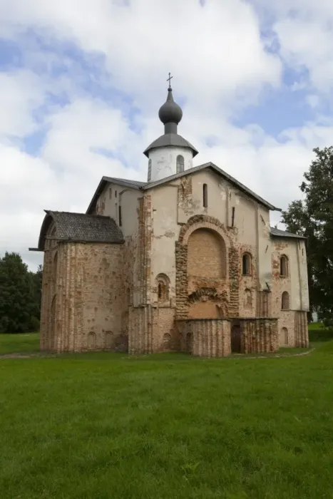 Framed Print : Paraskeva Church, 13th century, UNESCO World Heritage Site, Veliky Novgorod, Novgorod Oblast Framed Print : Paraskeva Church, 13th century, UNESCO World Heritage Site, Veliky Novgorod, Novgorod Oblast