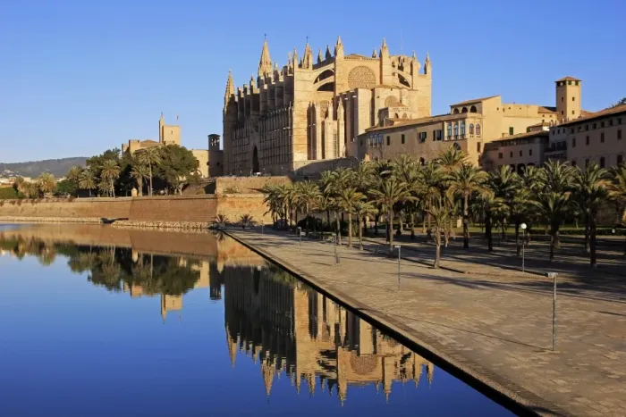 Framed Print : Parc de la Mar, Cathedral La Seu, Palma de Mallorca, Majorca, Balearic Islands, Spain Framed Print : Parc de la Mar, Cathedral La Seu, Palma de Mallorca, Majorca, Balearic Islands, Spain