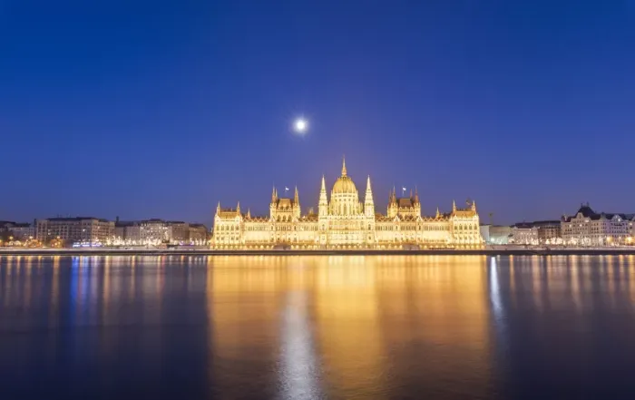 Framed Print : Parliament Building and River Danube at dusk, Budapest, Hungary, Europe Framed Print : Parliament Building and River Danube at dusk, Budapest, Hungary, Europe