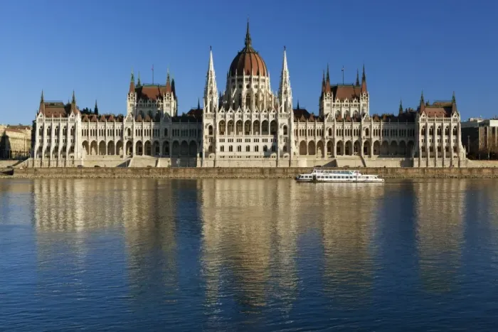 Framed Print : The Parliament (Orszaghaz) across River Danube at sunset, UNESCO World Heritage Site, Budapest, Hungary, Europe Framed Print : The Parliament (Orszaghaz) across River Danube at sunset, UNESCO World Heritage Site, Budapest, Hungary, Europe
