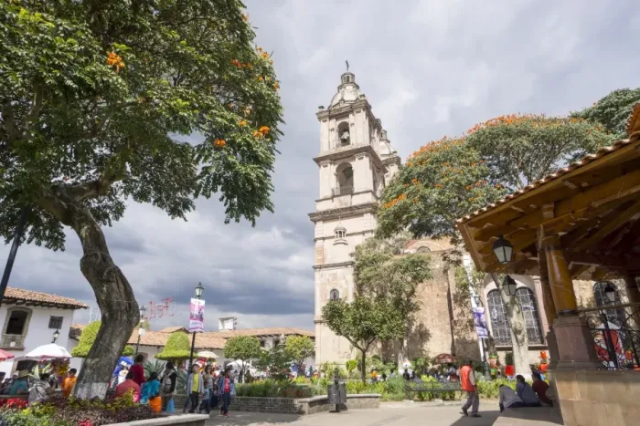 Framed Print : Paroquia de San Francisco de Assisi church and town square, Valle de Bravo, Mexico Framed Print : Paroquia de San Francisco de Assisi church and town square, Valle de Bravo, Mexico