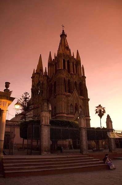 Parroquia de San Miguel Arcangel at sunset, San Miguel de Allende, Guanajuato