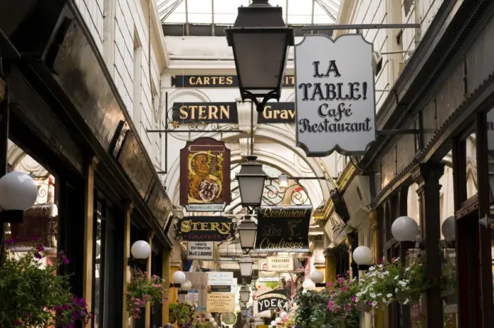 Framed Print : Passage des Panoramas, Paris, France, Europe Framed Print : Passage des Panoramas, Paris, France, Europe