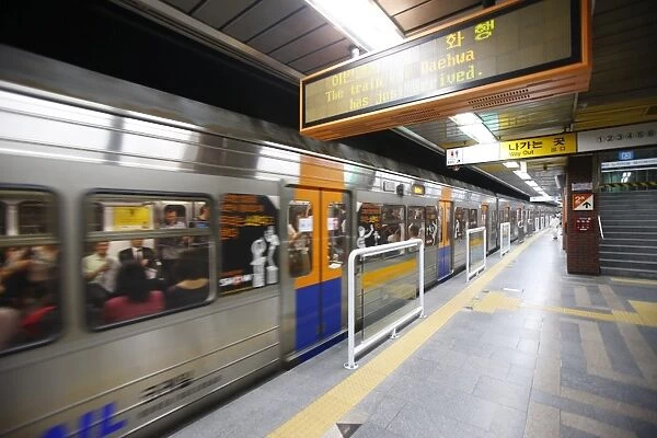 Passengers on Seoul Subway, Seoul, South Korea, Asia