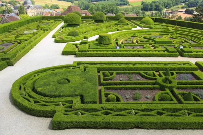 Framed Print : Patterned garden of the castle grounds, Chateau de Hautefort, Dordogne Valley Framed Print : Patterned garden of the castle grounds, Chateau de Hautefort, Dordogne Valley