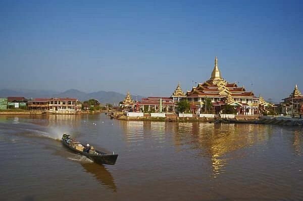 Paya Phaung Daw Oo, Inle Lake, Shan State, Myanmar (Burma), Asia