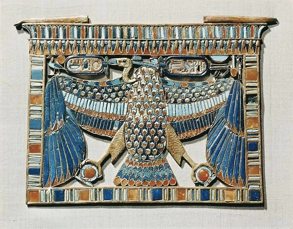 Pectoral decorated with the vulture of Upper Egypt, made of gold cloisonne inlaid with glass paste