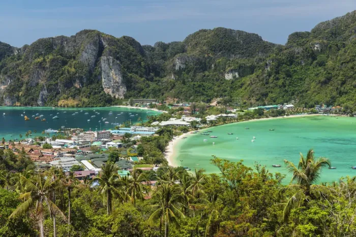 Framed Print : Pee Pee view on Ao Ton Sai and Ao Lo Dalam beaches, Ko Phi Khi Don, Krabi, Thailand Framed Print : Pee Pee view on Ao Ton Sai and Ao Lo Dalam beaches, Ko Phi Khi Don, Krabi, Thailand