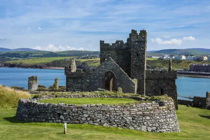 Framed Print : Peel Castle, Peel, Isle of Man, crown dependency of the United Kingdom, Europe Framed Print : Peel Castle, Peel, Isle of Man, crown dependency of the United Kingdom, Europe