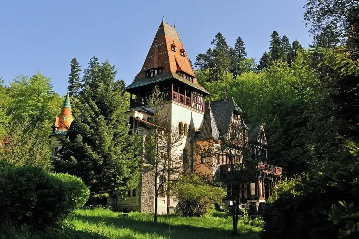 Framed Print : Pelisor Castle complex in the Carpathians Mountains near the mountain resort of Sinaia, Wallachia region, Romania Framed Print : Pelisor Castle complex in the Carpathians Mountains near the mountain resort of Sinaia, Wallachia region, Romania