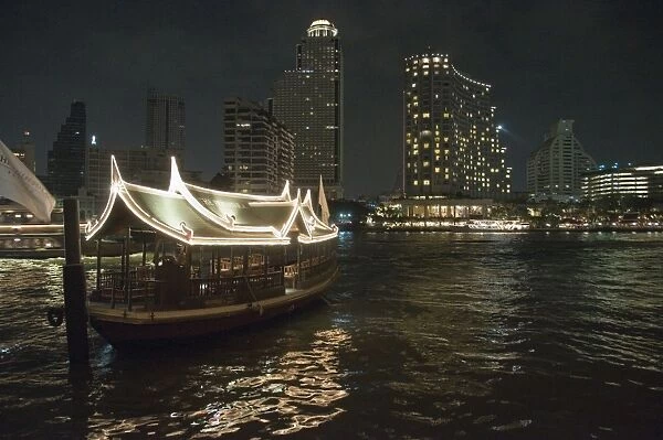 Peninsula Hotel, on the Chao Phraya River, Bangkok, Thailand, Southeast Asia, Asia