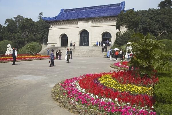 People at mausoleum of Dr. Sun Yat Sen (Zhongshan Ling), Zijin Shan, Nanjing