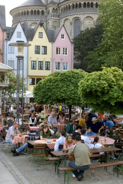 Framed Print : People sitting at outdoor restaurant in the old town, St Framed Print : People sitting at outdoor restaurant in the old town, St