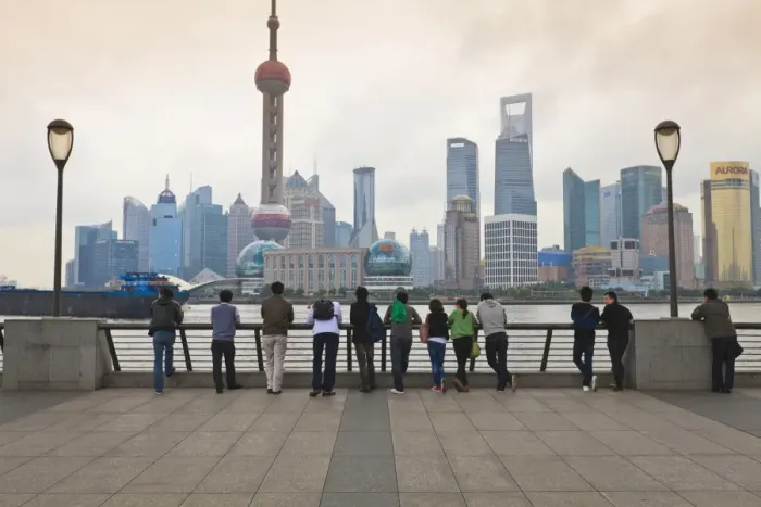 Framed Print : People viewing the Pudong skyline and the Oriental Pearl Tower from the Bund, Shanghai, China, Asia Framed Print : People viewing the Pudong skyline and the Oriental Pearl Tower from the Bund, Shanghai, China, Asia