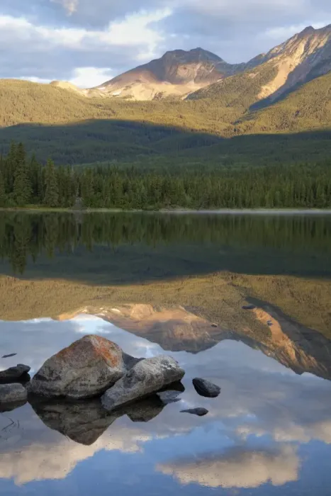 Framed Print : Perfect reflection, early morning light at Pyramid Lake, Jasper National Park Framed Print : Perfect reflection, early morning light at Pyramid Lake, Jasper National Park